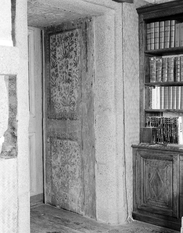 Lambris de revêtement (décor intérieur), Maillé (Plounévez-Lochrist)