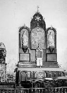 Ensemble du maître-autel : autel, retable, 2 statues : Saint Joseph et Saint Sébastien, chapelle Sainte-Croix (Josselin)