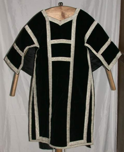 Paire de dalmatiques et un manipule