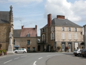 Immeuble, 7-5-3 place de l'Ancien Marché (Bais)