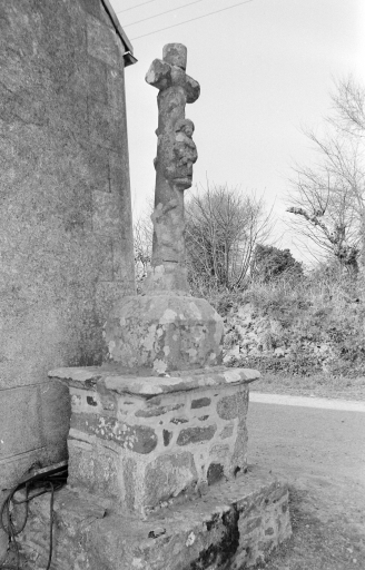 Croix de chemin, rue de la Corderie, Lanloric (Plouha)