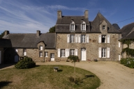 Les demeures, manoirs ou châteaux sur la commune de Romazy