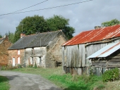 Alignement de maisons, la Mamussais (La Chapelle-de-Brain)