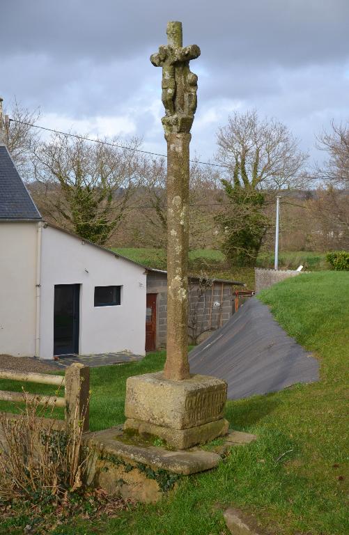 Croix de chemin de Ty Croaz (Ploubezre)