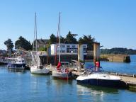 Bureaux de la SNSM, anciennement chantier naval, gril de carénage (Locmiquélic)