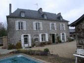 Presbytère dit le Pourpris, 2 place de la Mairie (Drouges)