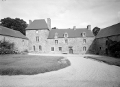 Manoir, Logueltas (Saint-Nicolas-du-Pélem)