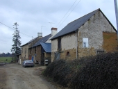 Alignement d'une maison et d'une ferme, le Talut (Montreuil-sur-Ille)
