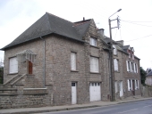 Alignement de maisons, 28-26 rue Carrée (Châteauneuf-d'Ille-et-Vilaine)
