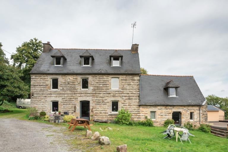 Maison de marchand de toiles, La Perrière (Le Quillio)