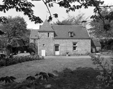 Les maisons et les fermes du canton de Plogastel-Saint-Germain
