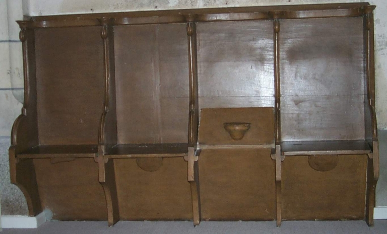 Ensemble de 7 stalles