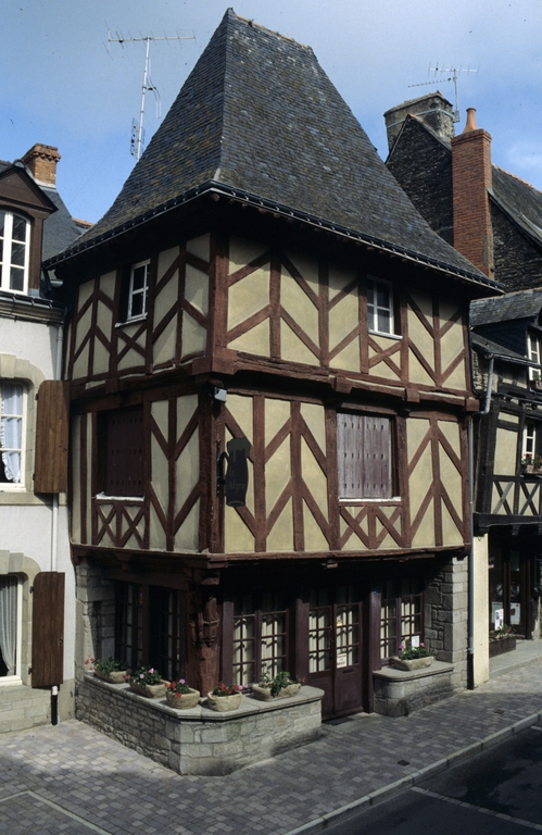 Maison, 27 rue Olivier de Clisson (Josselin)