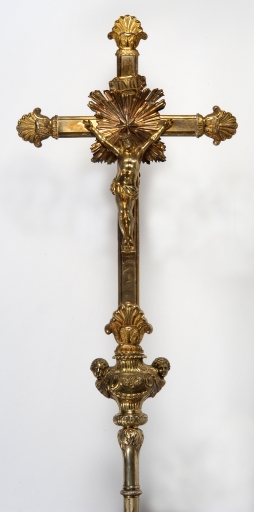 Croix de procession 1 et sa hampe
