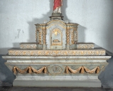 Ensemble de l'ancien maître-autel : autel, tabernacle, 2 gradins d'autel