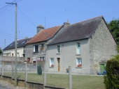 Alignement de trois maisons, la Haye (La Bouëxière)