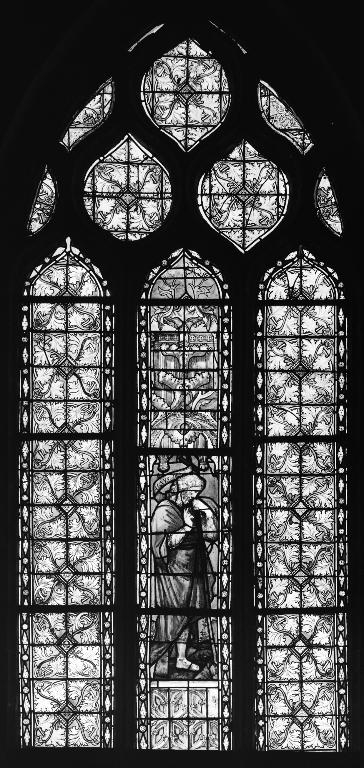 Ensemble de deux verrières à personnages de la baie 3 : Saint Jean-Baptiste, et de la baie 4 : saint ermite, église paroissiale Saint-Pierre (Plougar)