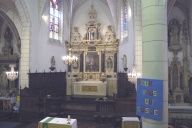 Décor de choeur : 2x3 stalles, clôture de choeur, lambris de demi-revêtement