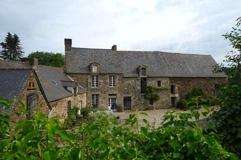 Maison de maître et ferme de la Dorbelais (Calorguen)