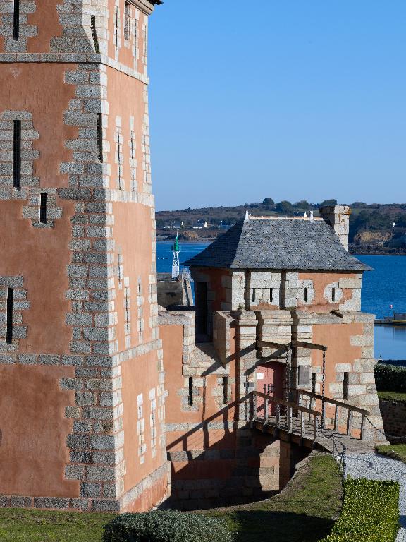 Présentation de l'opération : Inventaire des héritages militaires en Bretagne (en cours, 2023-2028)