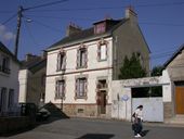 Maisons et entrepôt commercial dit Kerlosquet, 68, 66, 64 rue de Metz (Vannes)