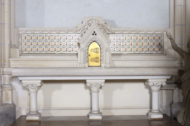 Autel et tabernacle du retable sud