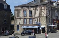 Maisons, 23 place des Lices (Vannes)