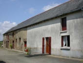 Alignement de trois maisons, puis ferme, les Mares (Langouët)