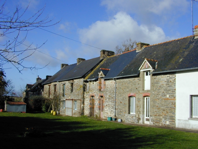 Alignement de logis, le Parc à Marc (Saint-Just)