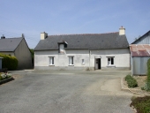 Alignement de maisons, les Croix (Domloup)