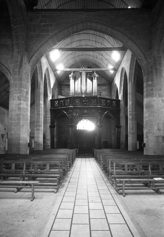 Eglise Saint-Pierre-Saint-Paul, Chapelle Notre-Dame-des-Victoires et ossuaire, place de l'église (Gourin)