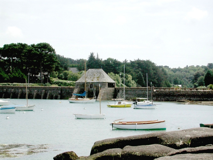 Moulin à mer du Grand Traouïero, la Chaussée (Trégastel)