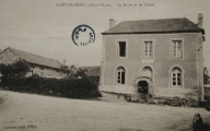 La mairie et les écoles sur la commune de Saint-Guinoux