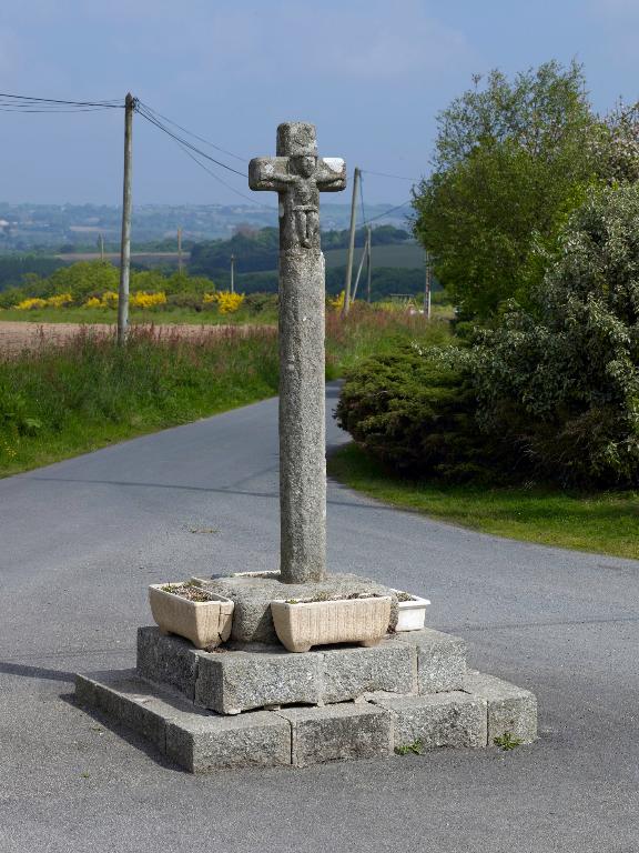 Croix de chemin de Lanvézéac (Caouënnec-Lanvézéac)
