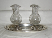 Paire de burettes et plateau