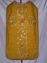 Ornement doré 1 : chasuble, bourse de corporal, étole, manipule, voile de calice