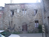 Maison, place du Carrouge ; rue de la Petite Cohue (Saint-Suliac)