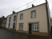 Immeuble à logements, 22, 24 rue d'Argentré (Le Pertre)