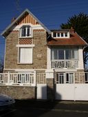 Maison de villégiature Les Glycines, 9 place de la Nourriguel (Larmor-Plage)