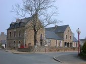 Ecole des filles et des garçons, rue des Ecoles (Louannec)