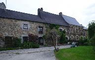Ferme et maison de prêtre, à la Giraudais (Calorguen)