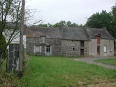 Alignement de maisons, le Bréhon (Bains-sur-Oust)
