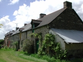 Alignement de maisons, l'Essart (Paimpont)