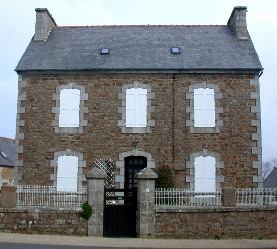 Maison, 1 rue de la Poste (Trélévern)