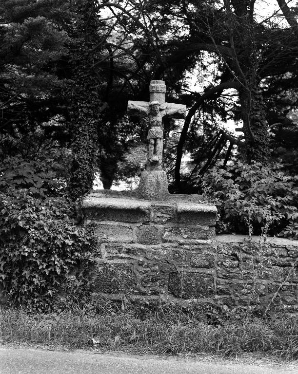 Croix monumentale, Lanrial (Plouescat)