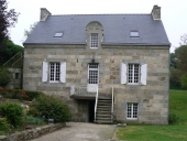 Moulin à farine de Kerjean, actuellement maison, route de Trégornan (Glomel)