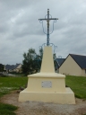Croix monumentale, rue du Schiste Violet (Saint-Thurial)
