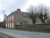 Maison, la Cour, 46 rue de la République (Etables-sur-Mer fusionnée en Binic-Etables-sur-Mer en 2016)