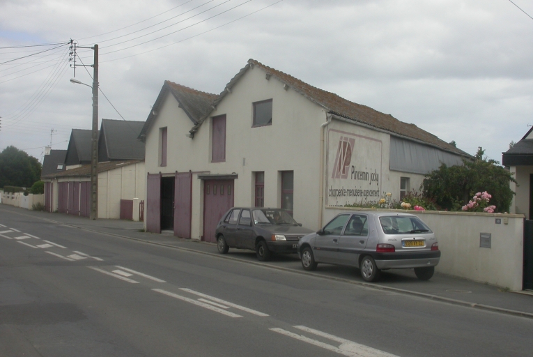 Usine de menuiserie Pincemin, rue des Grèves (Yffiniac)