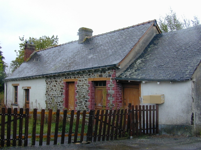 Alignement de deux logis, le Pâtis (La Selle-Guerchaise)